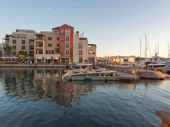 Dvosoban stan 133 m² – Gorica, Tivat — fotografija 3