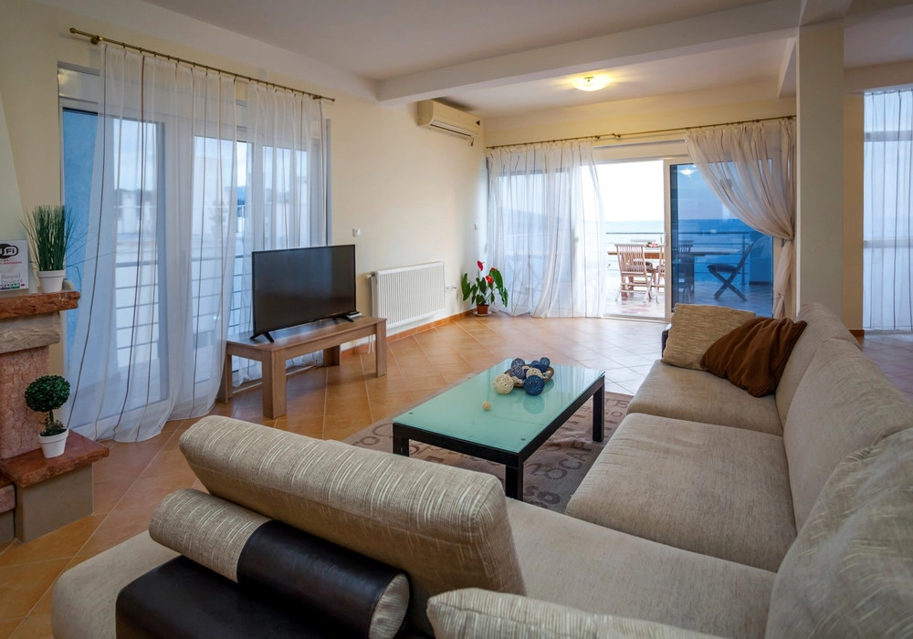 Kuca-sa-bazenom-u-Dobroj-Vodi-Bar-1 Kuća 505 m² – Dobra Voda, Bar — fotografija 2