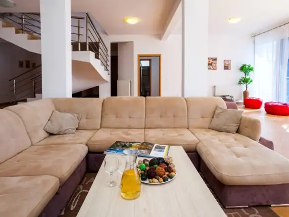 Kuća 505 m² – Dobra Voda, Bar — fotografija 3