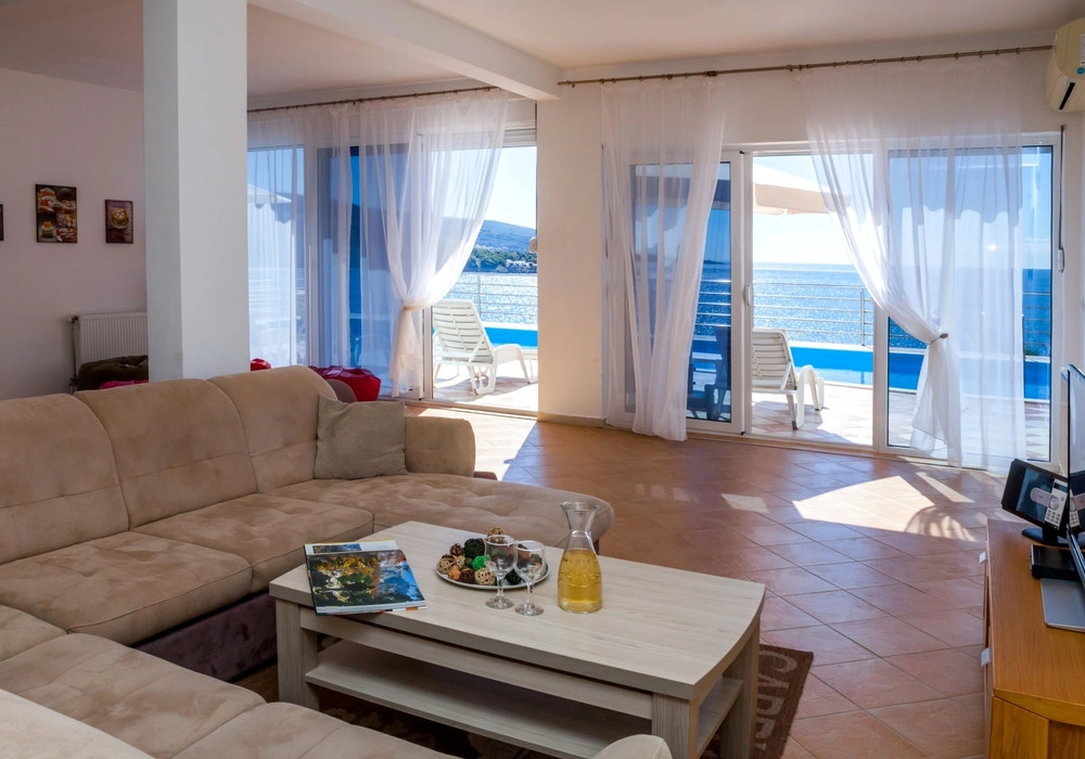 Kuca-sa-bazenom-u-Dobroj-Vodi-Bar-3 Kuća 505 m² – Dobra Voda, Bar — fotografija 4