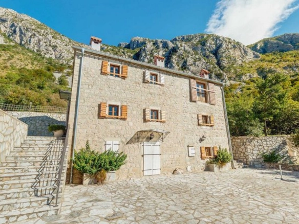 Kuća 2.847 m² – Blizikuće, Budva — fotografija 2