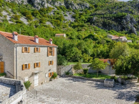Kuća 2.847 m² – Blizikuće, Budva — fotografija 4