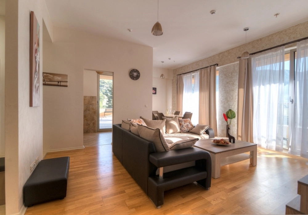Trosoban-stan-u-kompleksu-Harmonia-Vidikovac-Budva-2 Trosoban stan 189 m² – Vidikovac, Budva — fotografija 3