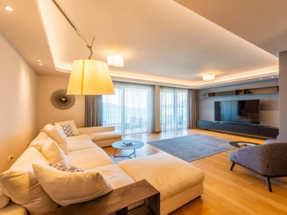 Trosoban stan 171 m² – Rafailovići, Budva — fotografija 3