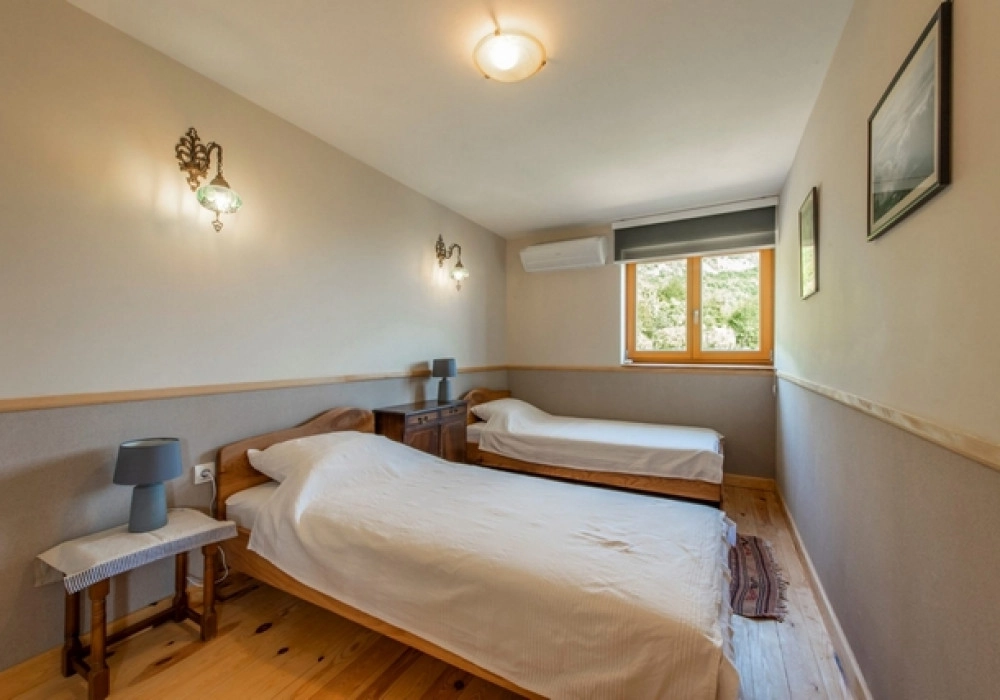Dvije-vile-s-bazenom-u-Markovicima-Budva-12 Kuća 3.466 m² – Markovići, Budva — fotografija 13