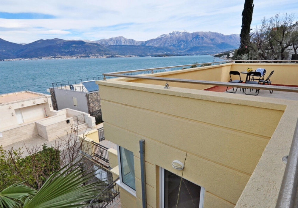 Kuca-uz-more-u-Krasicima-Tivat Kuća uz more u Krašićima
