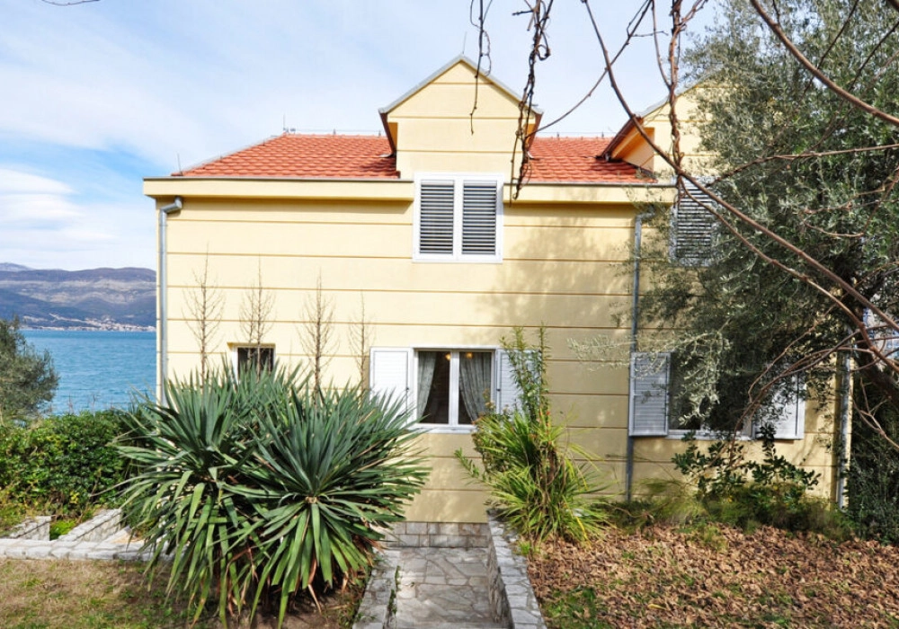 Kuca-uz-more-u-Krasicima-Tivat-1 Kuća – Krašići, Tivat — fotografija 2