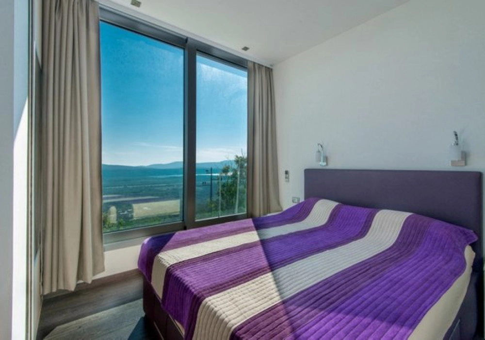 Kuca-sa-bazenom-u-naselju-Kavac-Kotor-9 Kuća 310 m² – Kavač, Kotor — fotografija 10