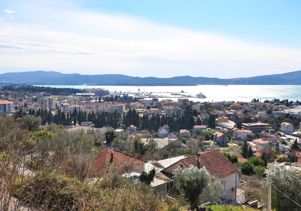 Kuca-sa-bazenom-i-pogledom-na-more-u-Tivtu-5 Kuća – Tivat — fotografija 6
