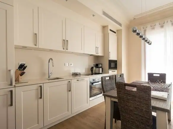 Dvosoban stan 111 m² – Gorica, Tivat — fotografija 6