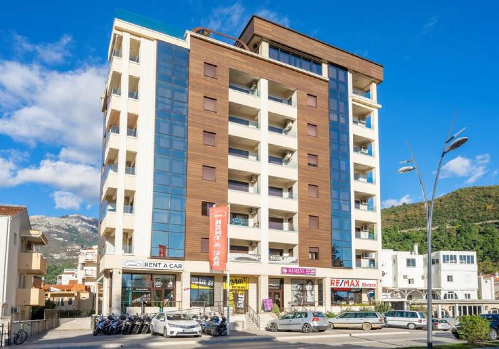 Trosoban-penthaus-sa-bazenom-u-naselju-Velji-Vinogradi-Budva-1 Trosoban stan 396 m² – Velji Vinogradi, Budva — fotografija 2