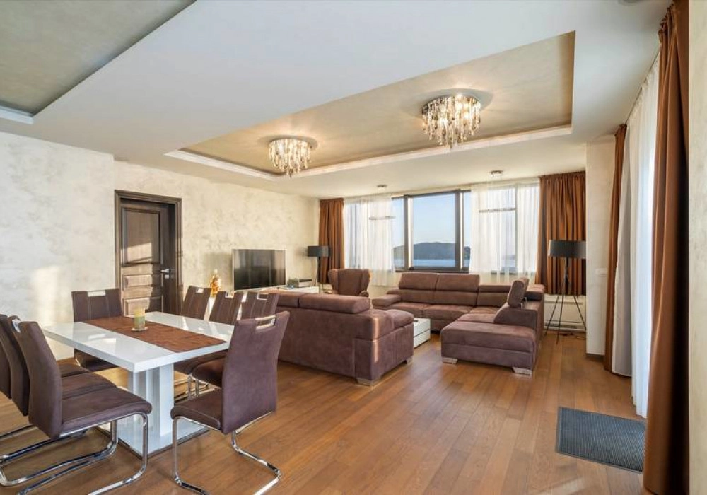 Trosoban-penthaus-sa-bazenom-u-naselju-Velji-Vinogradi-Budva-4 Trosoban stan 396 m² – Velji Vinogradi, Budva — fotografija 5