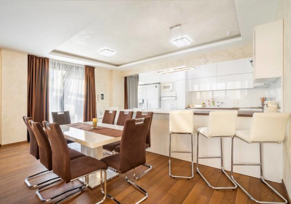 Trosoban-penthaus-sa-bazenom-u-naselju-Velji-Vinogradi-Budva-7 Trosoban stan 396 m² – Velji Vinogradi, Budva — fotografija 8