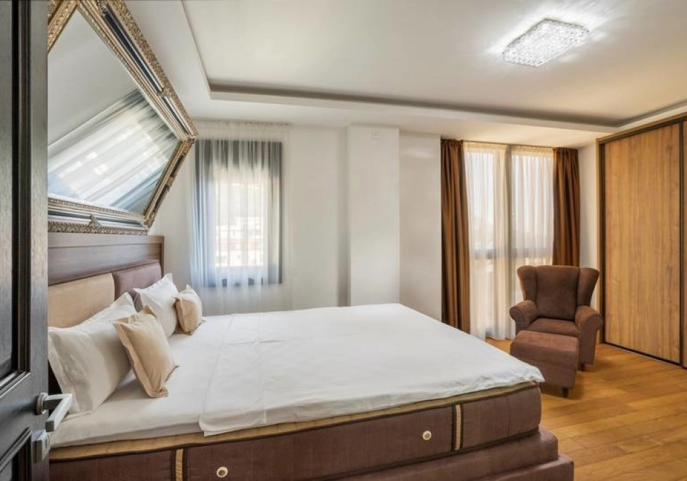 Trosoban-penthaus-sa-bazenom-u-naselju-Velji-Vinogradi-Budva-10 Trosoban stan 396 m² – Velji Vinogradi, Budva — fotografija 11