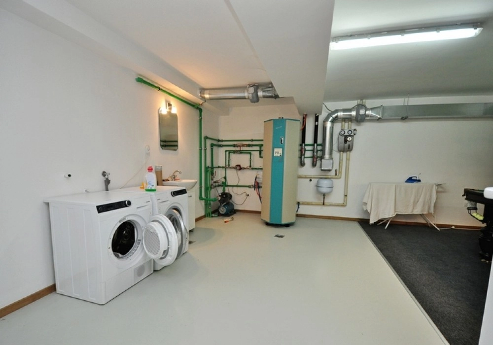 Kuca-sa-bazenom-u-Tivtu-8 Kuća – Kavač, Tivat — fotografija 9