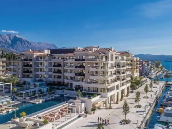 Dvosoban stan u Porto Montenegru