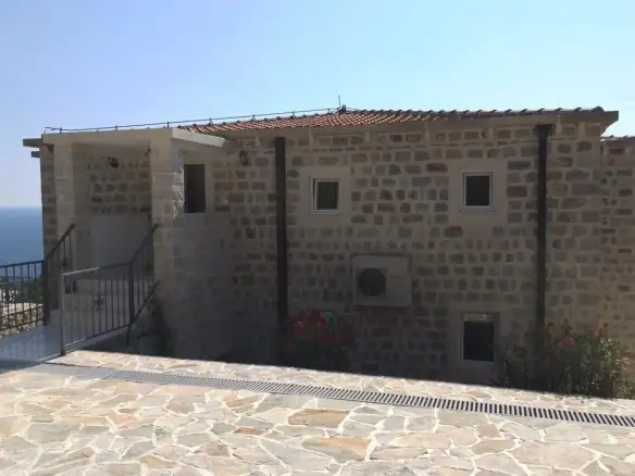 Kuća 450 m² – Skočiđevojka, Budva — fotografija 3