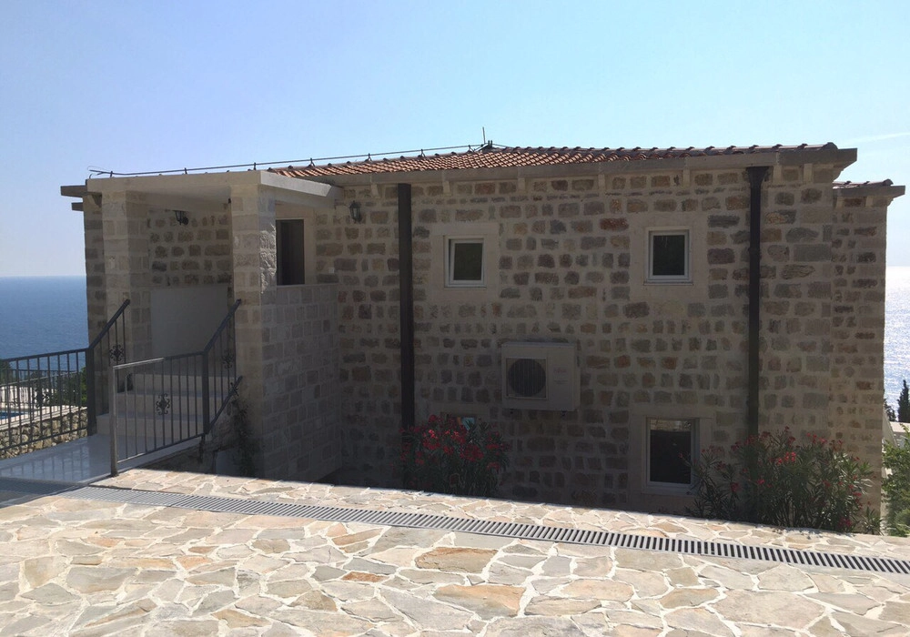 Kuca-sa-bazenom-u-Skocidjevojki-Budva-2 Kuća 450 m² – Skočiđevojka, Budva — fotografija 3