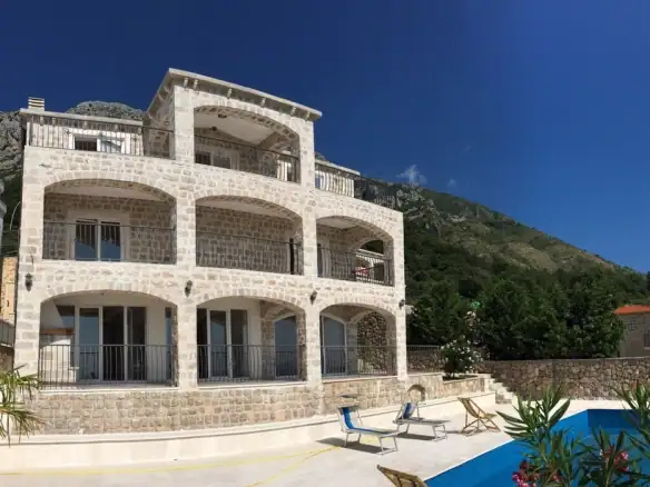 Kuća 450 m² – Skočiđevojka, Budva — fotografija 6