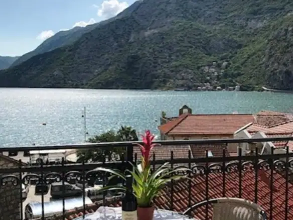 Hotel 350 m² – Risan, Kotor — fotografija 3