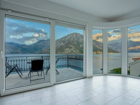 Kuća – Tivat — fotografija 11