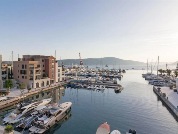 Dvosoban stan 135 m² – Gorica, Tivat — fotografija 3
