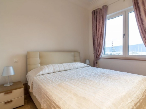 Dvosoban stan 135 m² – Gorica, Tivat — fotografija 11