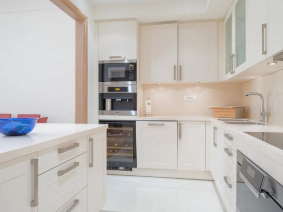 Dvosoban stan 135 m² – Gorica, Tivat — fotografija 13