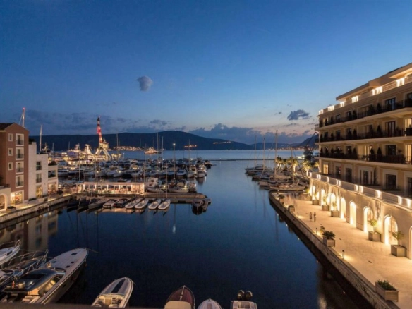 Dvosoban stan 135 m² – Gorica, Tivat — fotografija 14
