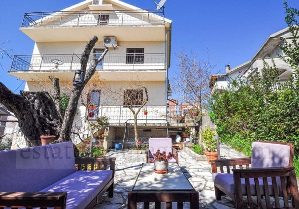 Kuca-sa-pet-stanova-u-Mazini-Tivat-13 Stan 607 m² – Mažina, Tivat — fotografija 14
