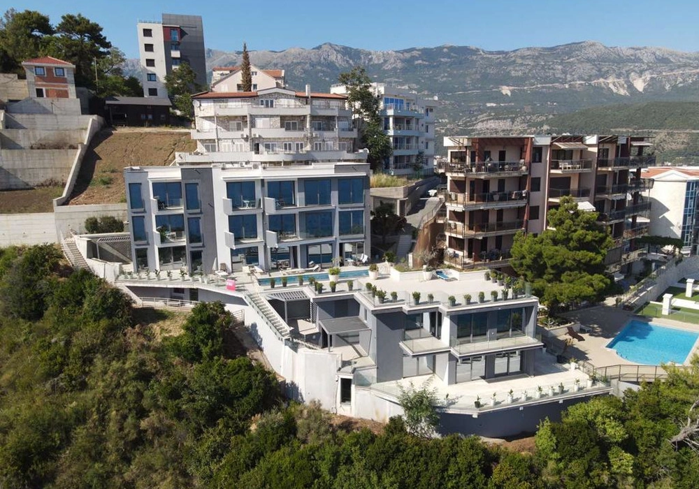 Kuca-sa-bazenom-u-Komosevini-Budva-11 Kuća 350 m² – Komoševina, Budva — fotografija 12