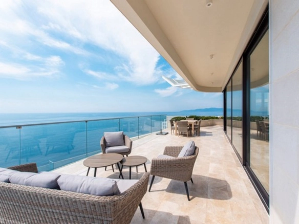 Trosoban stan 182 m² – Reževići, Budva — fotografija 2