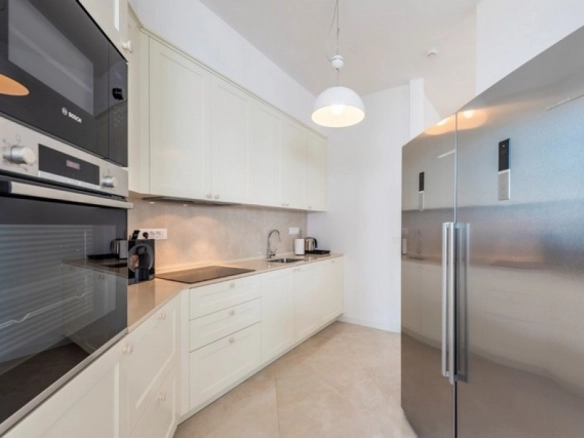 Trosoban stan 182 m² – Reževići, Budva — fotografija 10