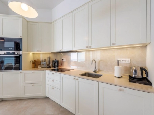 Trosoban stan 182 m² – Reževići, Budva — fotografija 11