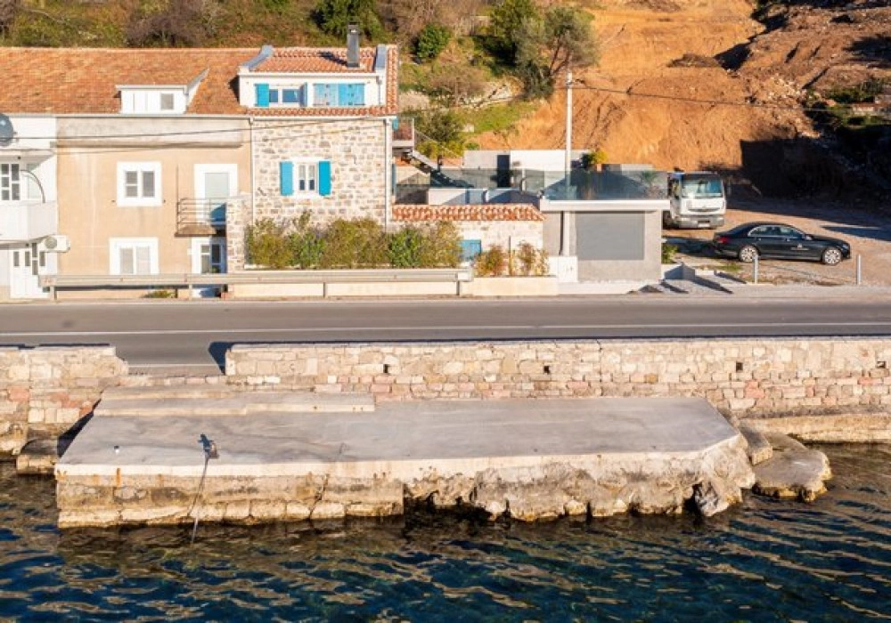 Kamena-kuca-sa-bazenom-uz-more-Donja-Lastva-Tivat-10 Kuća – Donja Lastva, Tivat — fotografija 11