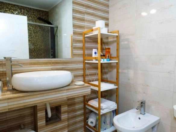 Trosoban stan 158 m² – Gospoština, Budva — fotografija 5