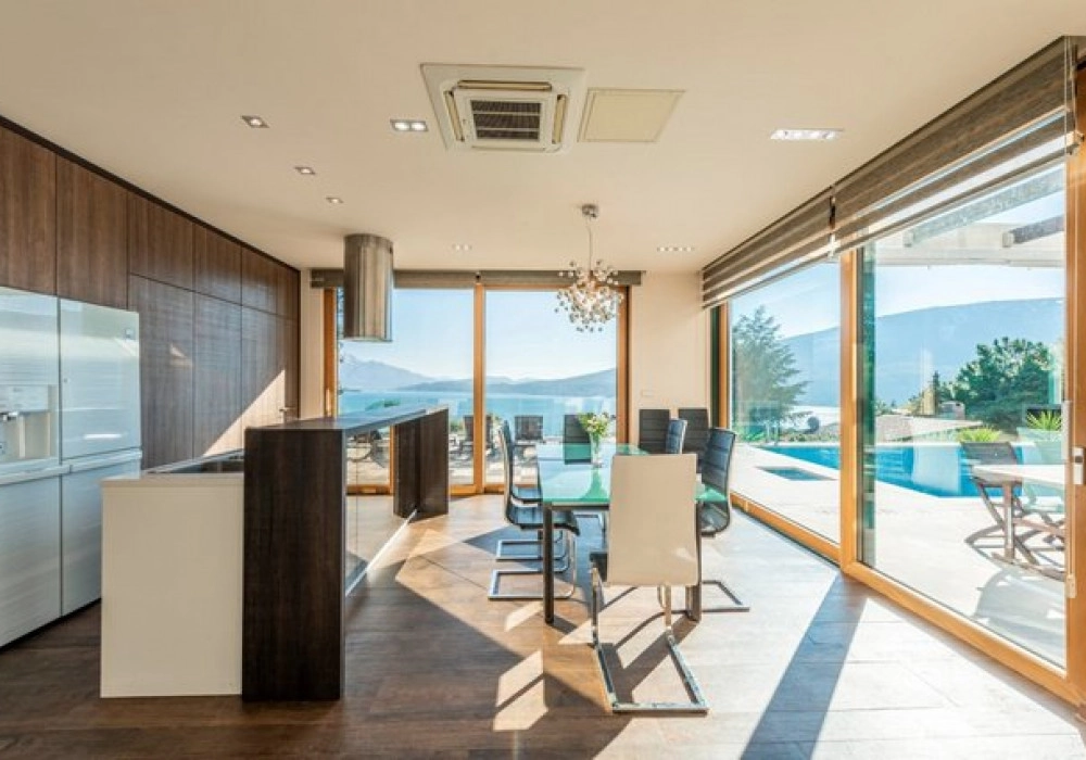 Kuca-sa-bazenom-u-DJenovicima-Herceg-Novi-1 Kuća 372 m² – Đenovići, Herceg Novi — fotografija 2
