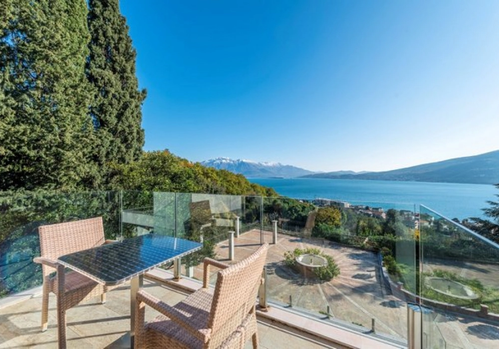 Kuca-sa-bazenom-u-DJenovicima-Herceg-Novi-11 Kuća 372 m² – Đenovići, Herceg Novi — fotografija 12