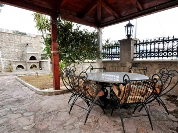 Kuća – Dobrota, Kotor — fotografija 11