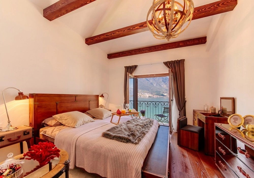 Kuca-na-prvoj-liniji-u-Dobroti-Kotor-3 Kuća 193 m² – Dobrota, Kotor — fotografija 4