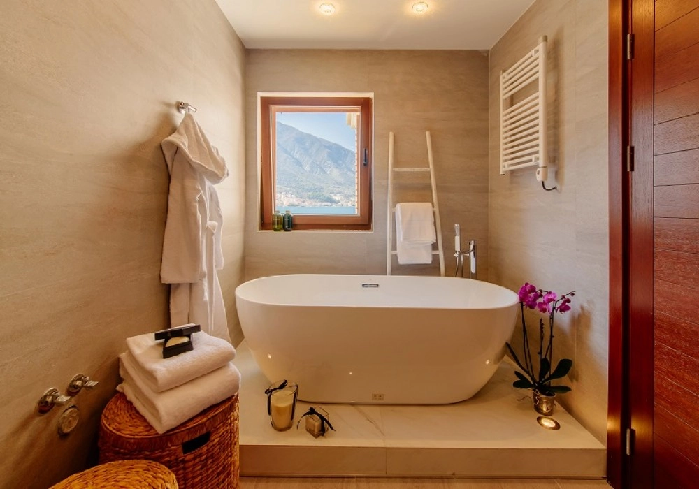 Kuca-na-prvoj-liniji-u-Dobroti-Kotor-4 Kuća 193 m² – Dobrota, Kotor — fotografija 5