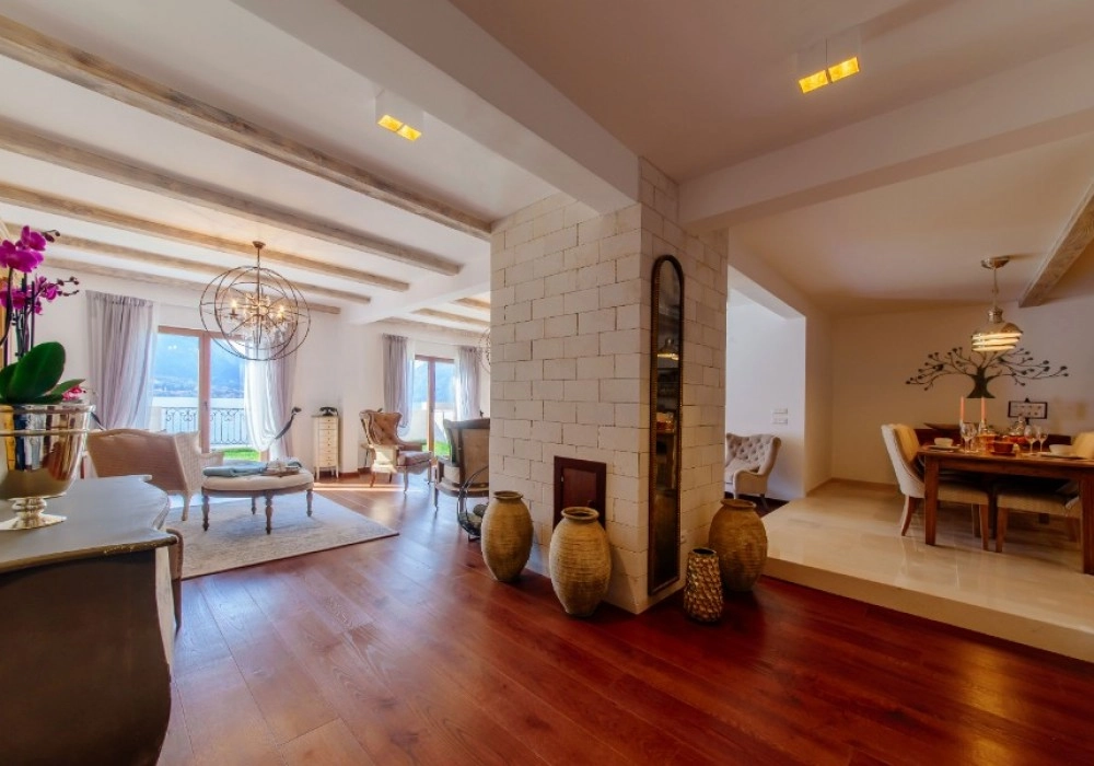 Kuca-na-prvoj-liniji-u-Dobroti-Kotor-7 Kuća 193 m² – Dobrota, Kotor — fotografija 8