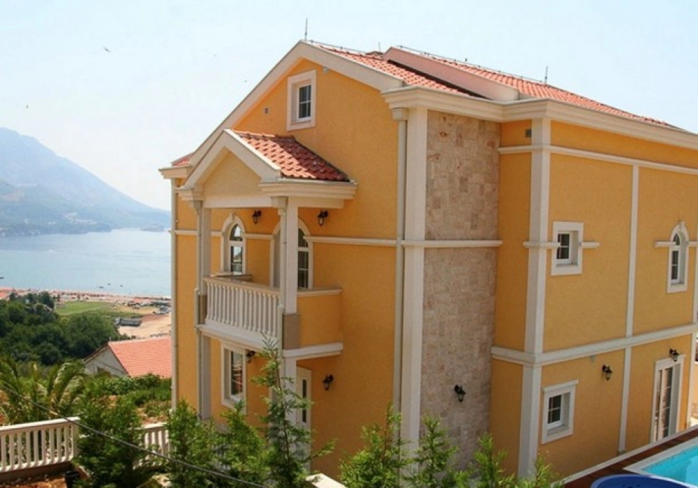 Kuca-sa-bazenom-u-Becicima-Budva-2 Kuća – Bečići, Budva — fotografija 3