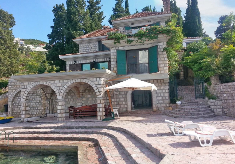 Kamena-vila-na-prvoj-liniji-do-mora-Rose-Herceg-Novi-2 Kuća 350 m² – Rose, Herceg Novi — fotografija 3