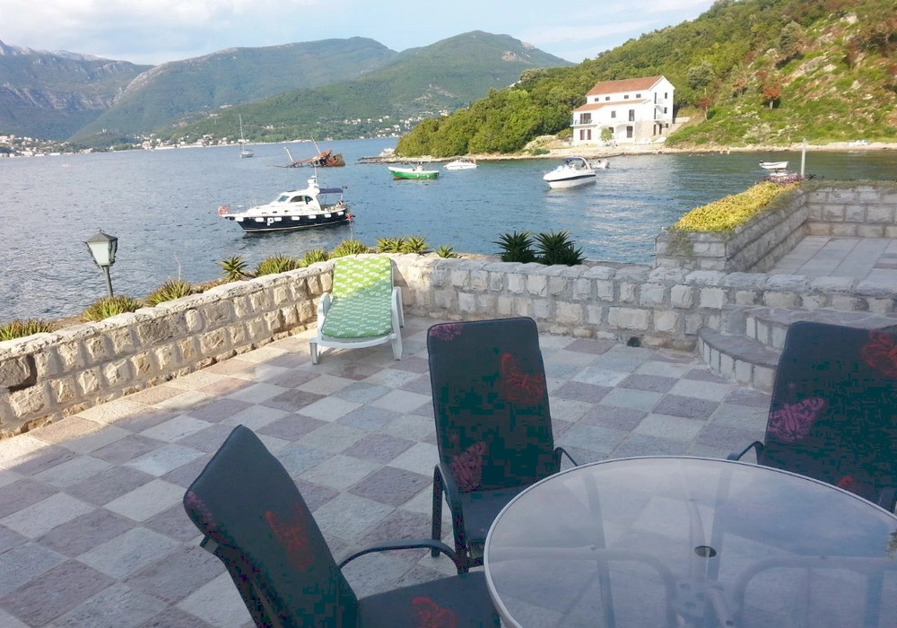 Kamena-vila-na-prvoj-liniji-do-mora-Rose-Herceg-Novi-8 Kuća 350 m² – Rose, Herceg Novi — fotografija 9