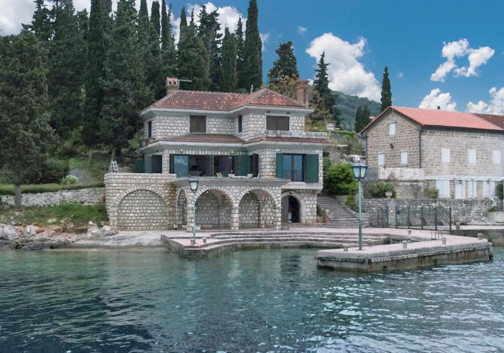 Kamena-vila-na-prvoj-liniji-do-mora-Rose-Herceg-Novi-14 Kuća 350 m² – Rose, Herceg Novi — fotografija 15