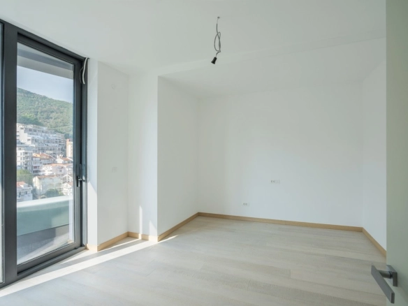Trosoban stan 189 m² – Gospoština, Budva — fotografija 9