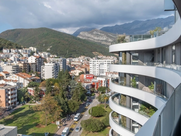 Trosoban stan 189 m² – Gospoština, Budva — fotografija 13