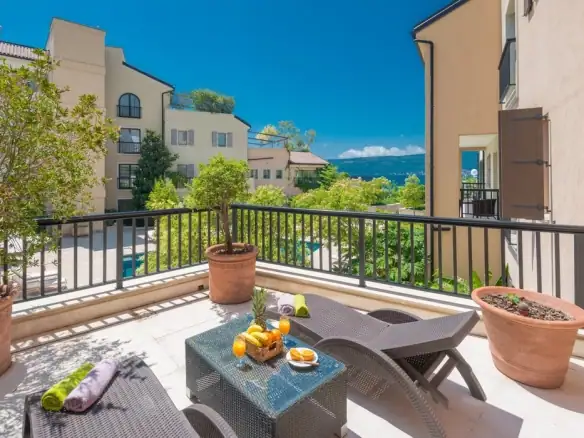 Trosoban stan 201 m² – Gorica, Tivat — fotografija 4