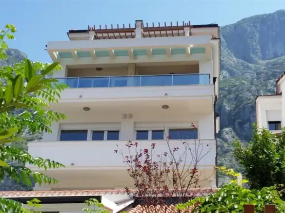 Kuća 250 m² – Dobrota, Kotor — fotografija 8